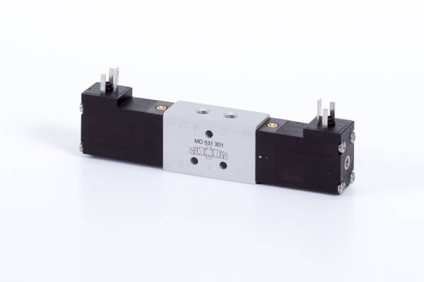 Distribuitor 5/3 electric, centru exhaustat, tip MD