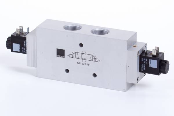 Distribuitor 5/3 electric, centru inchis tip MH