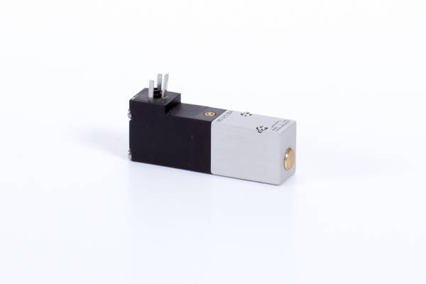 Distribuitor 3/2 electric, monostabil, montaj pe placa-baterie, porturi placa