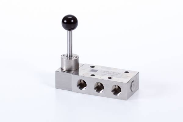 Distribuitor 5/3 cu maneta, centru presurizat - INOX