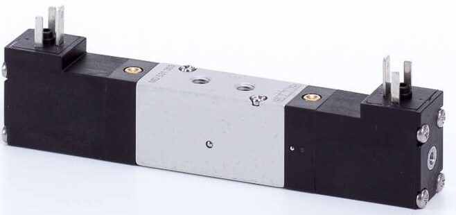 Distribuitor 5/3 electric, montaj pe placa, centru presurizat,  porturi distribuitor, tip MD